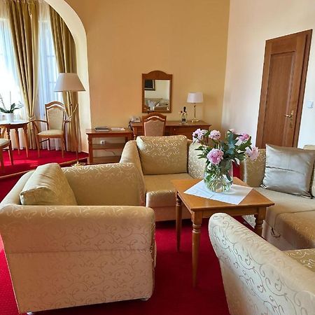 Hotel Slunce Uherské Hradiště Esterno foto