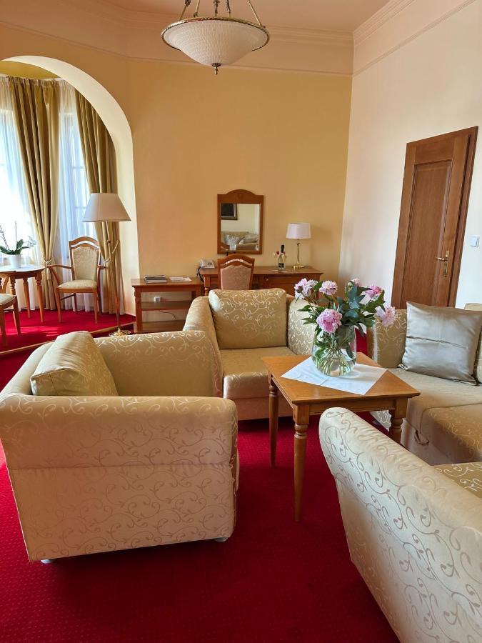 Hotel Slunce Uherské Hradiště Esterno foto